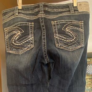 SILVER JEANS Twisted Capri/EUC/Sz16/Like new!
